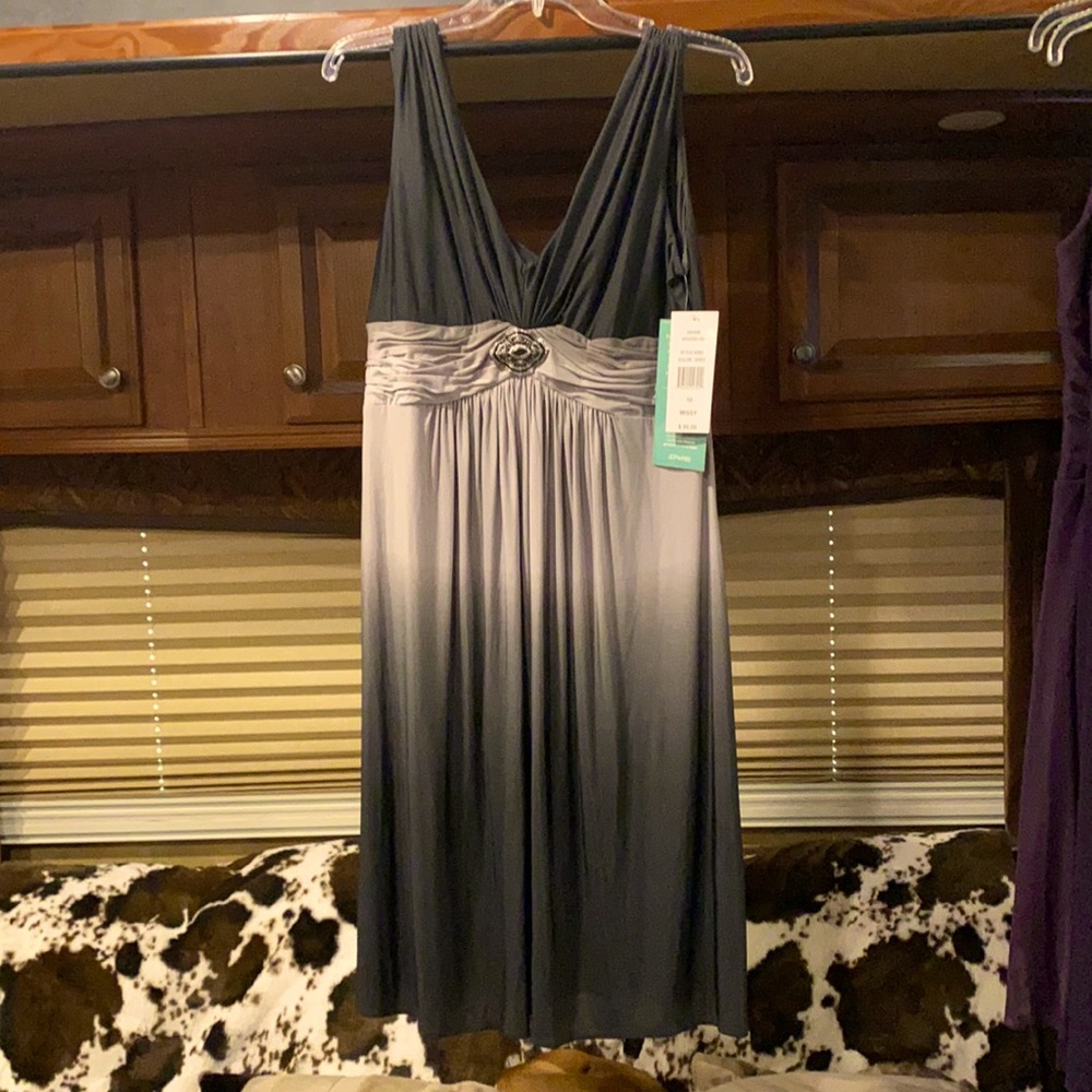 Size 10 grey is ombré v neck evening dress.
